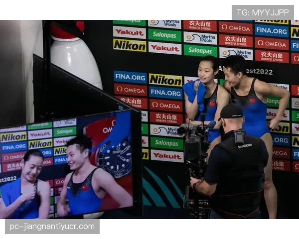 昌雅妮跳水冠军回家，邻居说她妈天天炖燕窝当水喝