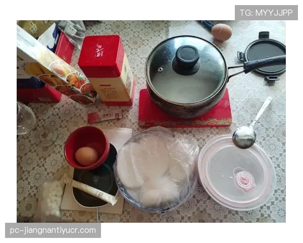 胡金秋家里冰箱塞满蛋白粉，连饮料都是无糖的