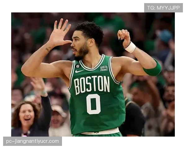 布朗强化突破拉开与塔图姆得分差距影响绿军攻防节奏